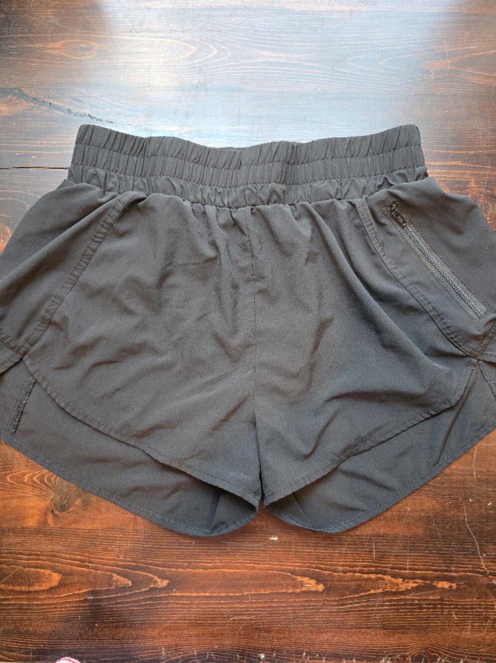 Blooming Jelly Women's Quick-Dry Running Shorts with Zipper Pocket - Black